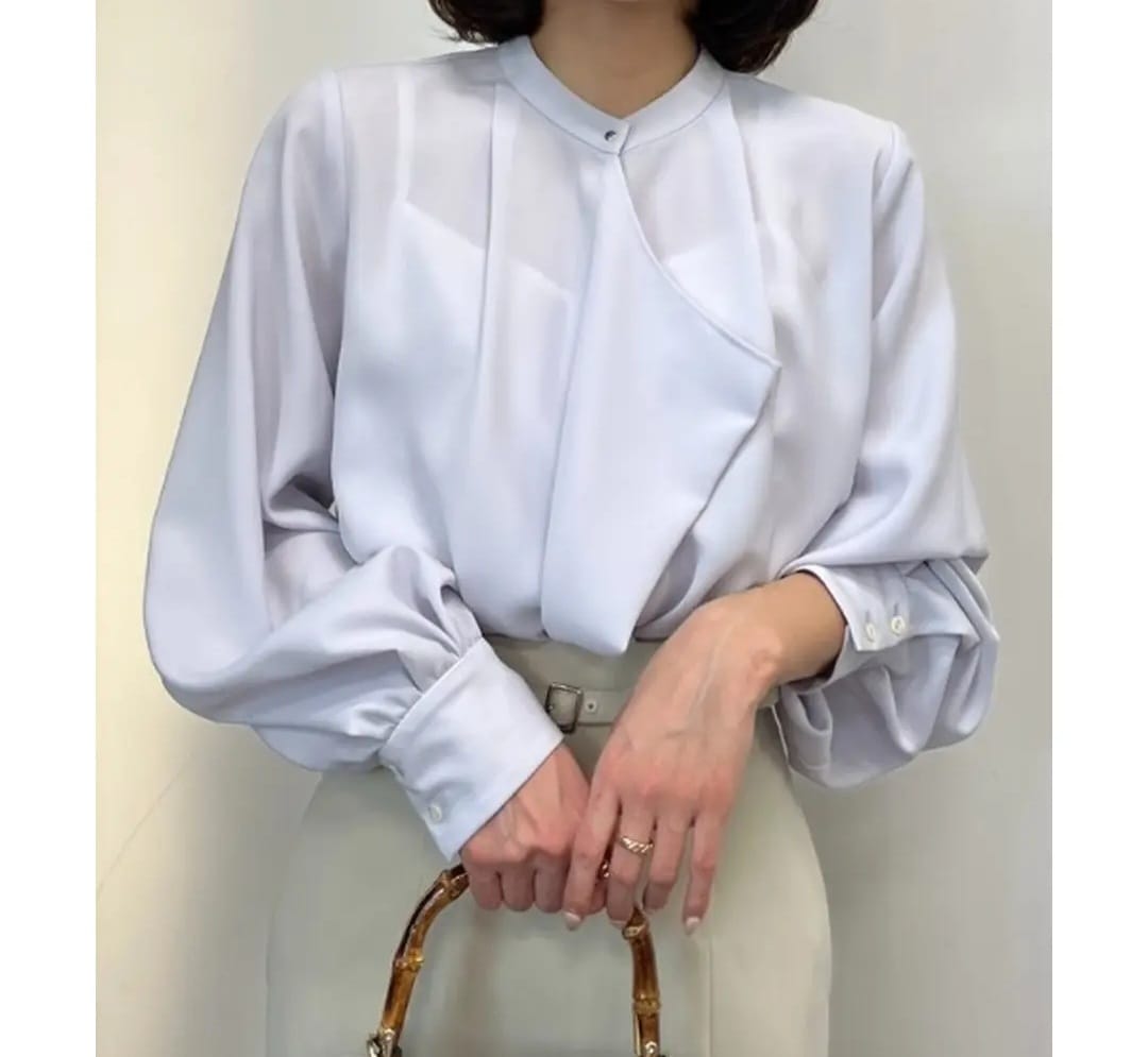 圓領緞面Design襯衫 顏色及Size請備注或What'sApp:8490 3551與本人聯絡