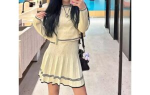 IMG-20250411-WA0042 小香風冷織時尚套裝 顏色及Size請備注或What'sApp:8490 3551與本人聯絡