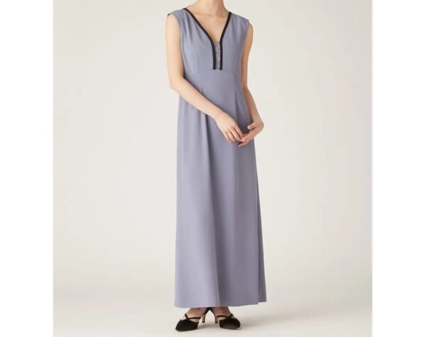 V領無袖純色連身裙