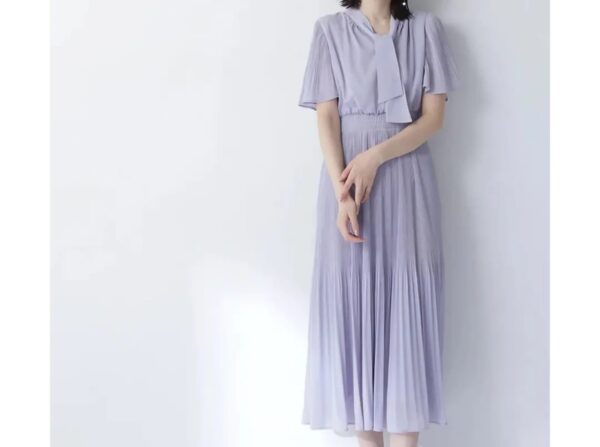 收腰喇叭袖領結連身裙