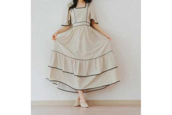 喇叭袖波點收腰分層連身裙