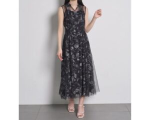 垂感碎花連身裙