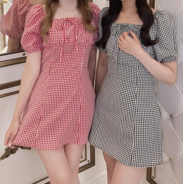 可愛格紋泡泡袖連身短裙