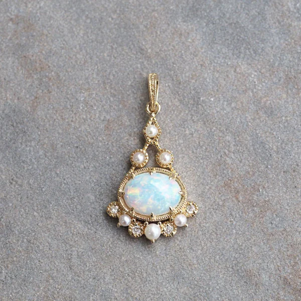 【Made in Japan】K18系列  蛋白石 鑽石吊墜