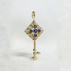 【Made in Japan】K18系列 藍寶石 鑽石 鎖匙吊咀