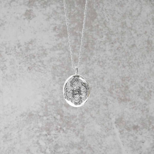 【Made in Japan】SV 馬魯卡石河流蕾絲吊墜