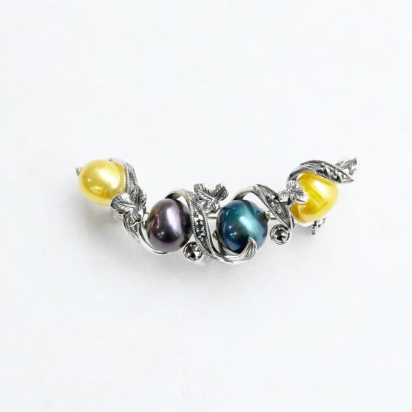 【Made in Japan】三色珍珠緞帶胸針【数量限定】