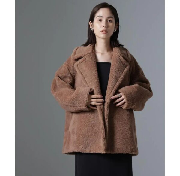 百搭翻領毛絨外套