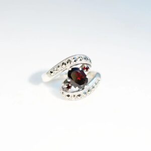 【Made in Japan】 SV系列 石榴石＆馬卡石曲線戒指