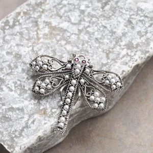 【Made in Japan】 SV系列 紅寶石＆珍珠 蜻蜓 掛飾胸針