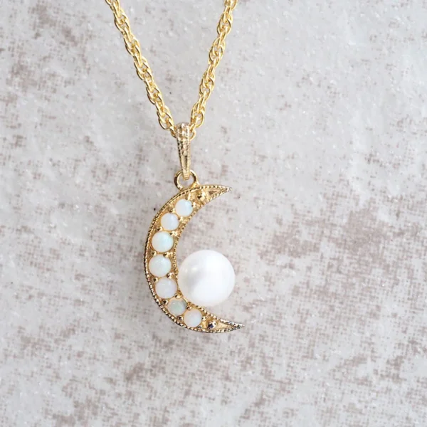 【Made in Japan】 SV系列 蛋白石＆珍珠 新月 吊咀