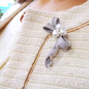 【Made in Japan】 SV系列 珍珠蝴蝶結吊咀襟針